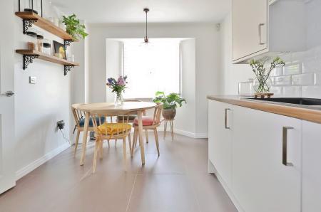 4 bedroom Terraced House for sale in Orchard Way, Henlow