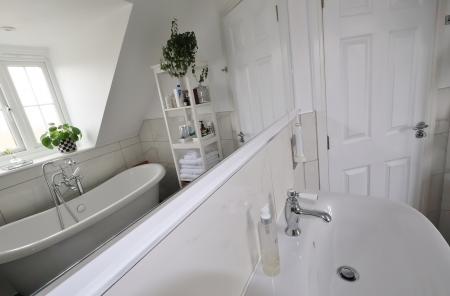 4 bedroom Terraced House for sale in Orchard Way, Henlow