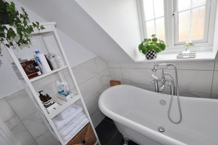 4 bedroom Terraced House for sale in Orchard Way, Henlow