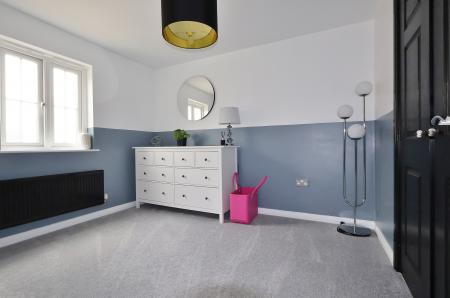 4 bedroom Terraced House for sale in Orchard Way, Henlow