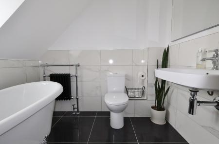 4 bedroom Terraced House for sale in Orchard Way, Henlow