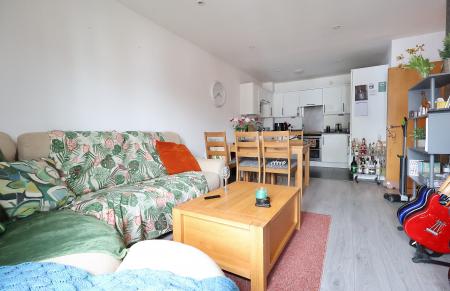 2 bedroom Flat for sale in Peppermint Road, Hitchin