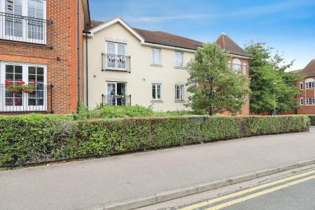 2 bedroom Flat for sale in Peppermint Road, Hitchin