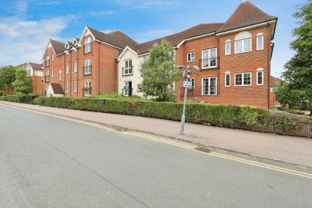 2 bedroom Flat for sale in Peppermint Road, Hitchin