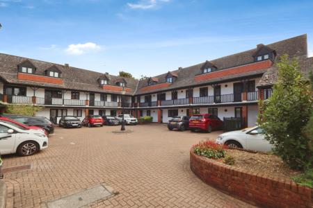 Pryors Court, Baldock