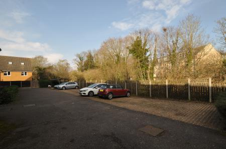 1 bedroom Flat for sale in Redoubt Close, Hitchin