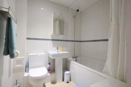 1 bedroom Flat for sale in Redoubt Close, Hitchin