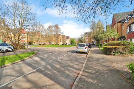 2 bedroom Flat for sale in Redoubt Close, Hitchin