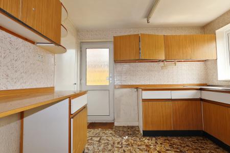 3 bedroom Semi-detached house for sale in Swinburne Avenue, Hitchin