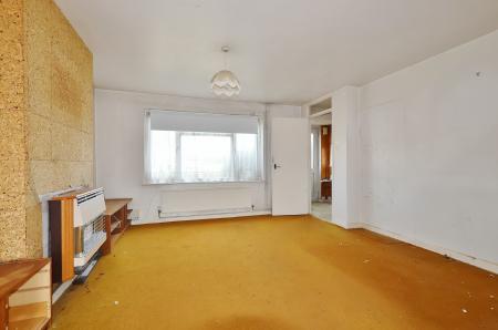 3 bedroom Semi-detached house for sale in Swinburne Avenue, Hitchin