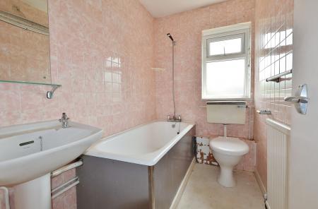 3 bedroom Semi-detached house for sale in Swinburne Avenue, Hitchin