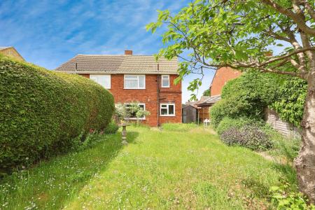 3 bedroom Semi-detached house for sale in Swinburne Avenue, Hitchin