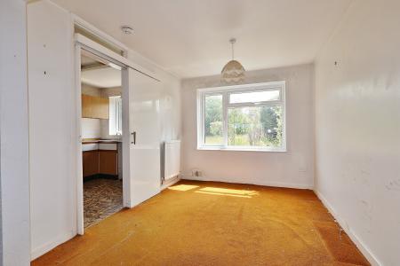 3 bedroom Semi-detached house for sale in Swinburne Avenue, Hitchin