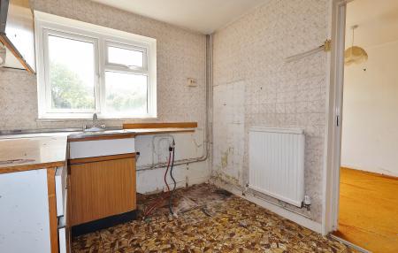 3 bedroom Semi-detached house for sale in Swinburne Avenue, Hitchin