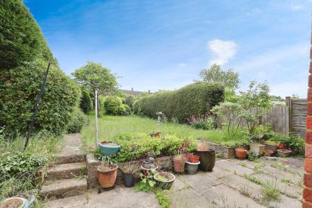 3 bedroom Semi-detached house for sale in Swinburne Avenue, Hitchin