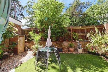 2 bedroom Mews house for sale in Wallace Court, Bancroft