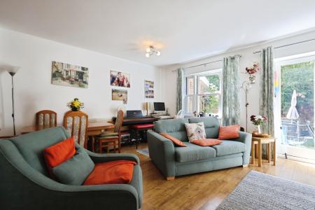 2 bedroom Mews house for sale in Wallace Court, Bancroft