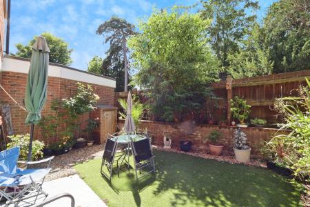 2 bedroom Mews house for sale in Wallace Court, Bancroft