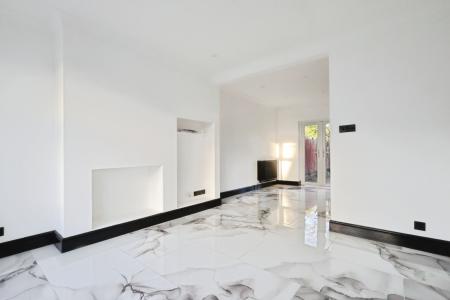 2 bedroom End of terrace house for sale in Conquest Close, Hitchin