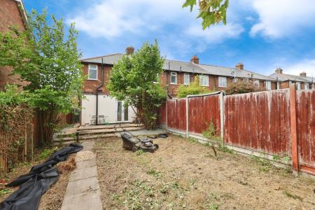 2 bedroom End of terrace house for sale in Conquest Close, Hitchin
