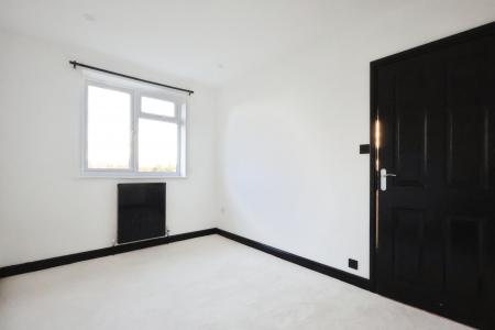 2 bedroom End of terrace house for sale in Conquest Close, Hitchin