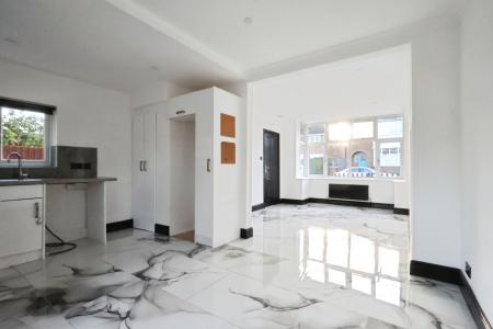 2 bedroom End of terrace house for sale in Conquest Close, Hitchin