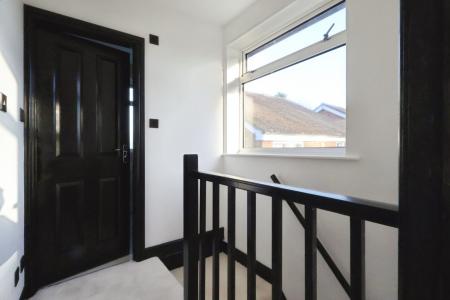 2 bedroom End of terrace house for sale in Conquest Close, Hitchin