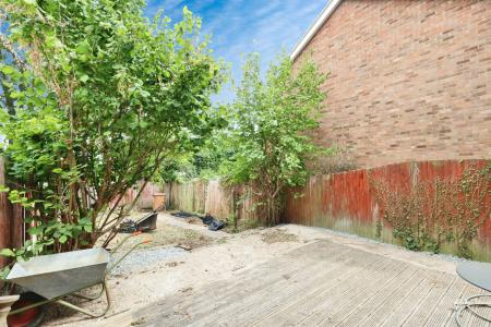 2 bedroom End of terrace house for sale in Conquest Close, Hitchin