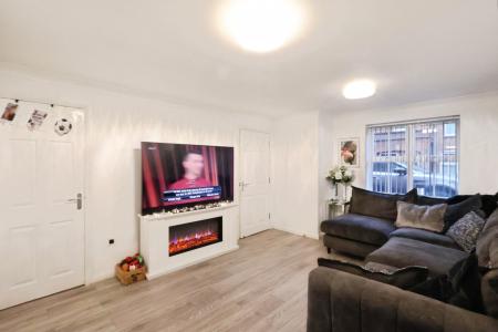 4 bedroom Semi-detached house for sale in Mendip Way, Stevenage