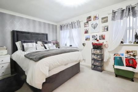 4 bedroom Semi-detached house for sale in Mendip Way, Stevenage