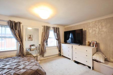 4 bedroom Semi-detached house for sale in Mendip Way, Stevenage