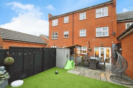 4 bedroom Semi-detached house for sale in Mendip Way, Stevenage