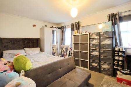 4 bedroom Semi-detached house for sale in Mendip Way, Stevenage