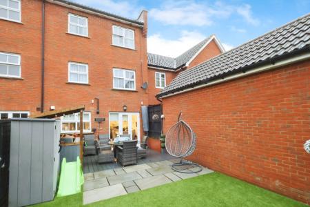 4 bedroom Semi-detached house for sale in Mendip Way, Stevenage