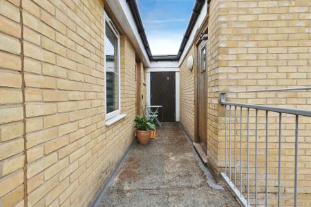 2 bedroom Flat for sale in Watersmeet, Grove Road, Hitchin