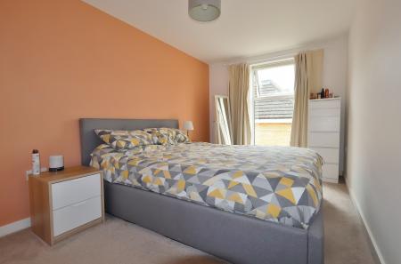 2 bedroom Flat for sale in Watersmeet, Grove Road, Hitchin