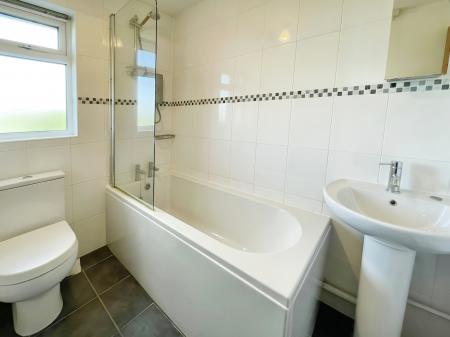 4 bedroom Detached house to let in Campbell Close, Hitchin, SG4
