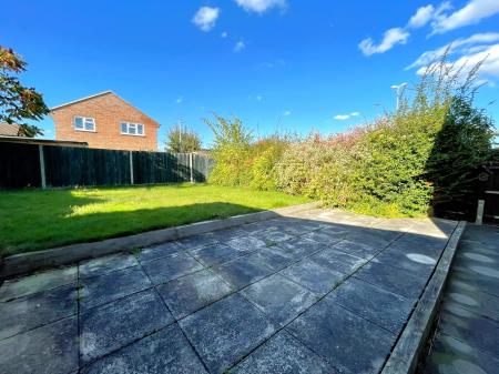 4 bedroom Detached house to let in Campbell Close, Hitchin, SG4