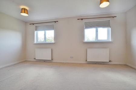 4 bedroom Detached house to let in Campbell Close, Hitchin, SG4