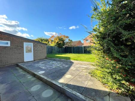 4 bedroom Detached house to let in Campbell Close, Hitchin, SG4