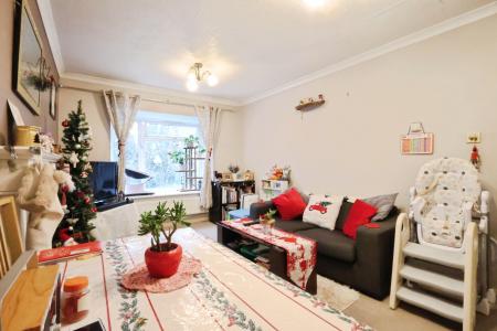 2 bedroom Flat for sale in Baron Court, Stevenage