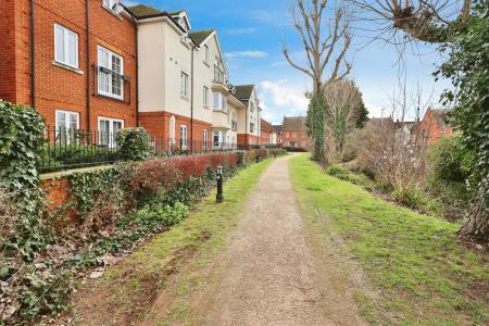2 bedroom Flat for sale in Peppermint Road, Hitchin