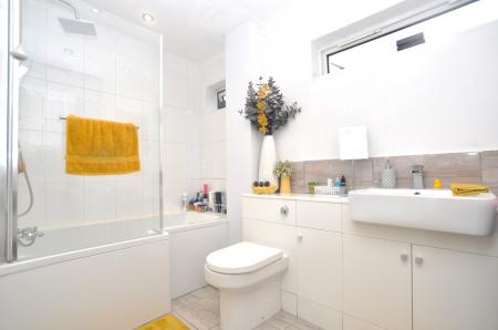 1 bedroom Flat to let in Jessop Road, Stevenage, SG1