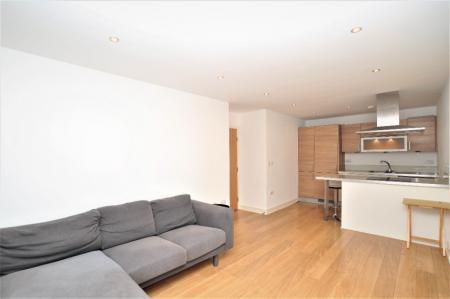 2 bedroom Flat to let in Woolners Way, Stevenage, SG1