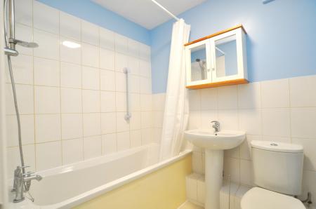 1 bedroom Flat to let in Chestnut Court, Bedford Road, Hitchin, SG5