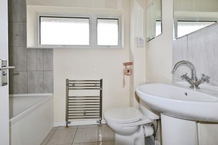 3 bedroom Semi-detached house for sale in Bowmans Avenue, Hitchin