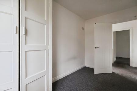 3 bedroom Semi-detached house for sale in Hillfield Avenue, Hitchin