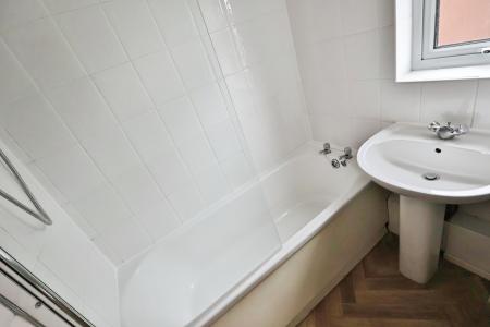 2 bedroom Terraced House for sale in Campbell Close, Hitchin