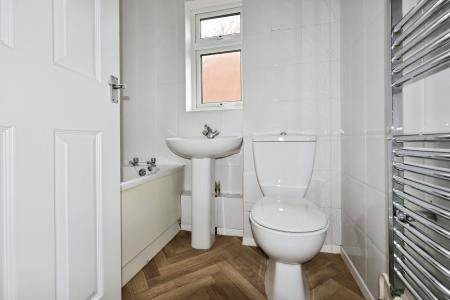 2 bedroom Terraced House for sale in Campbell Close, Hitchin