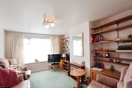 3 bedroom Semi-detached house for sale in Westwood Ave, Hitchin